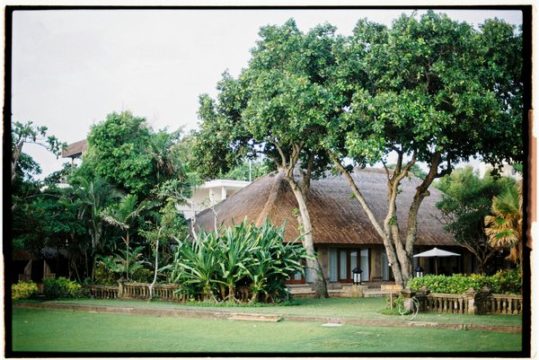 Quels sont les critères pour choisir une maison de vacances en Algarve avec des cours de cuisine portugaise et des excursions en bateau?